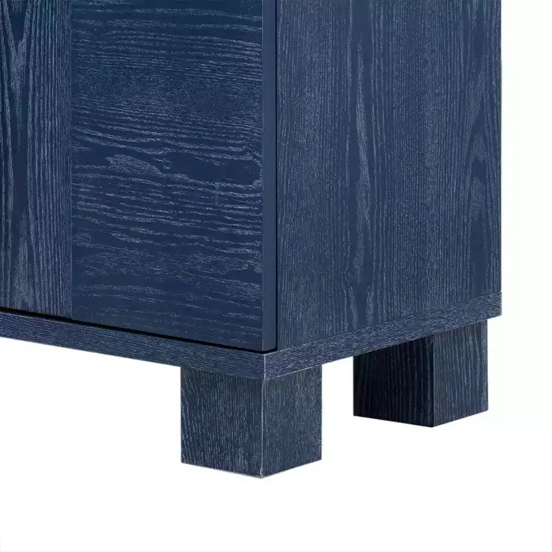Elegante aparador buffet con estantes ajustables y tiradores dorados