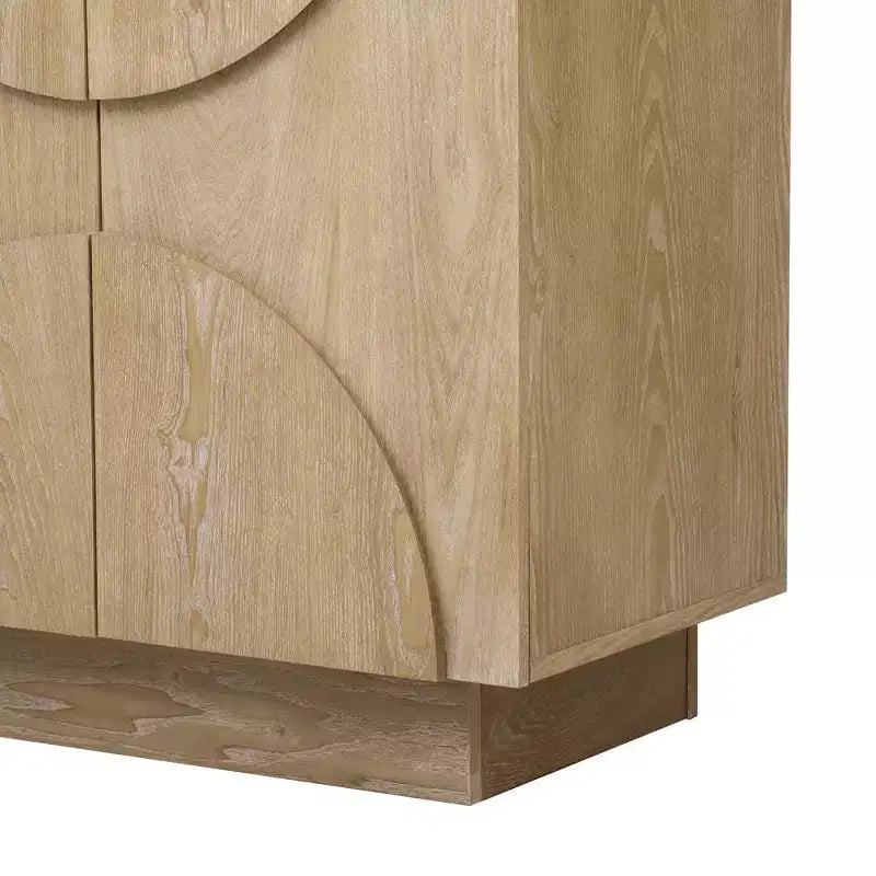Aparador de madera de 4 puertas con estantes ajustables