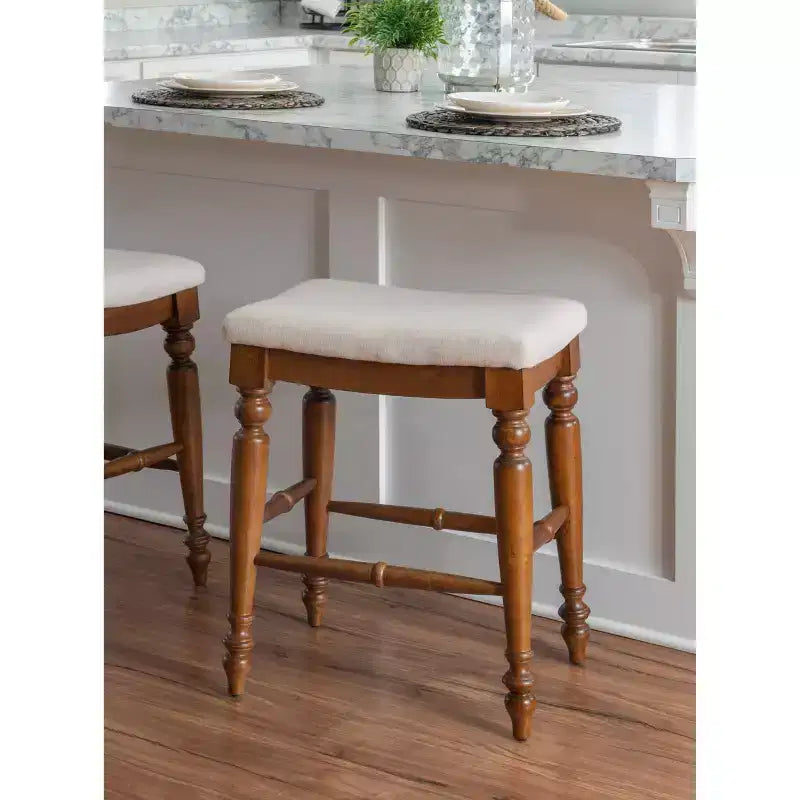 Taburete de barra sin respaldo Marino, altura de mostrador, madera